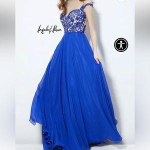 Angela and Alison 81124